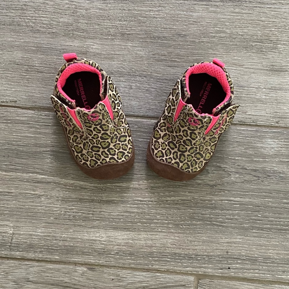 Merrell leopard crib shoes NWOT